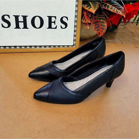 NWOT Easy Street heels narrow - Picture 3 of 5